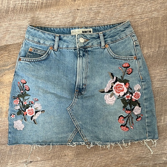 Topshop Dresses & Skirts - Topshop Denim Mini Skirt
